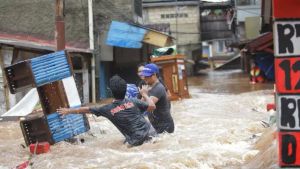 Nyamuk Jadi Musuh Warga Terdampak Banjir, PMI Siap <i>Fogging</i> Jika Ajukan Permohonan ke RT