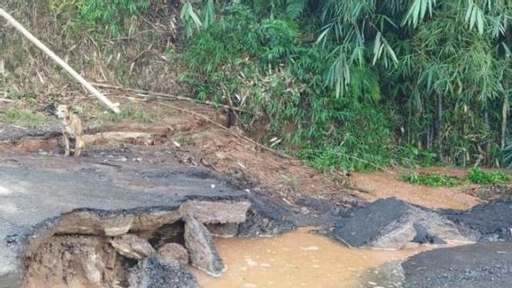 Une Semaine, 20 Catastrophes Naturelles Et Inondations Se Sont Produites à Cianjur.