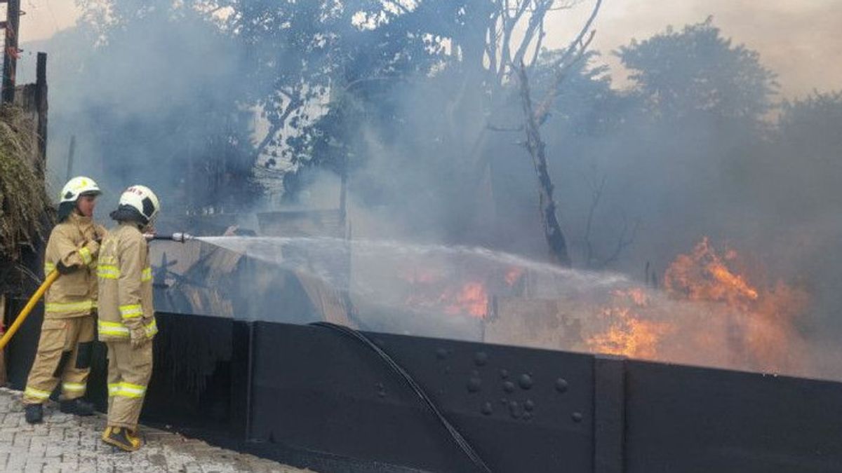 Ratusan Jiwa Korban Kebakaran Kebayoran Lama Mengungsi ke Kantor BPS