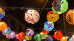  Jutaan Orang di China Rayakan Festival Kue Bulan