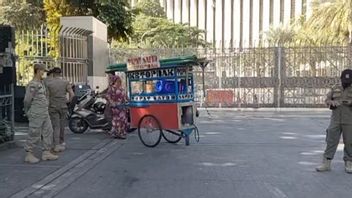 Penertiban PKL di Kawasan Masjid Istiqlal Terkendala, Pedagang Bersikeras Tidak Mau Pindah