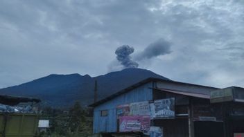 PVMBG : L'état du mont Marapi est tombé au niveau d'alerte