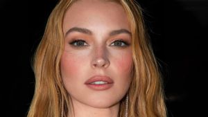 Bantah Oplas, Lindsay Lohan Ungkap Perawatan Kecantikan Rutin Awet Mudanya