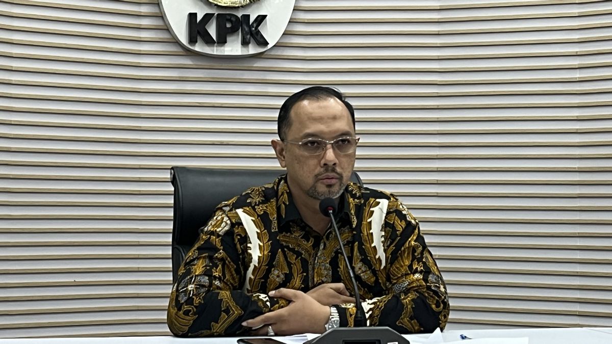 Minister Of Rice Erwin Was Questioned By The KPK Regarding His Relationship With Ex-Secretary Of Supreme Court Hasbi Hasan