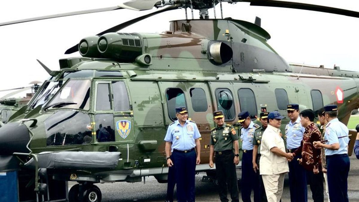 سلمت وزارة الدفاع 8 طائرات هليكوبتر من طراز إيرباص H225M إلى القوات الجوية الإندونيسية التي تم تجميعها في PT DI Bandung
