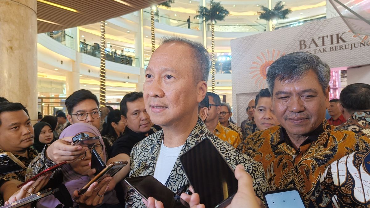 Minister Of Industry Agus Reveals The Cause Of Indonesian Batik Exports Lesu