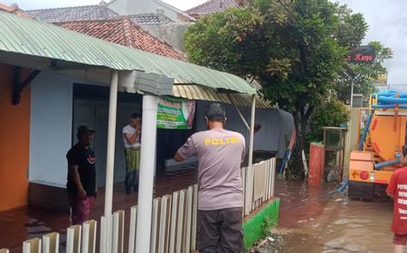 Viral Banjir Air Berwarna Merah di Pekalongan, Diduga Ada Warga Buang Obat Batik Sembarangan