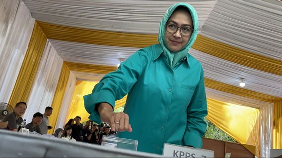 Airin Menang Telak di TPS Tempatnya Nyoblos