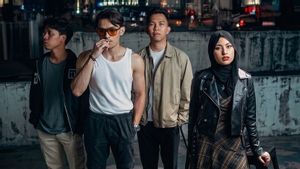 VVonderland Portraits of Young Romance through Collaboration with Alyssa Ananta in the Single Blanket & Moon