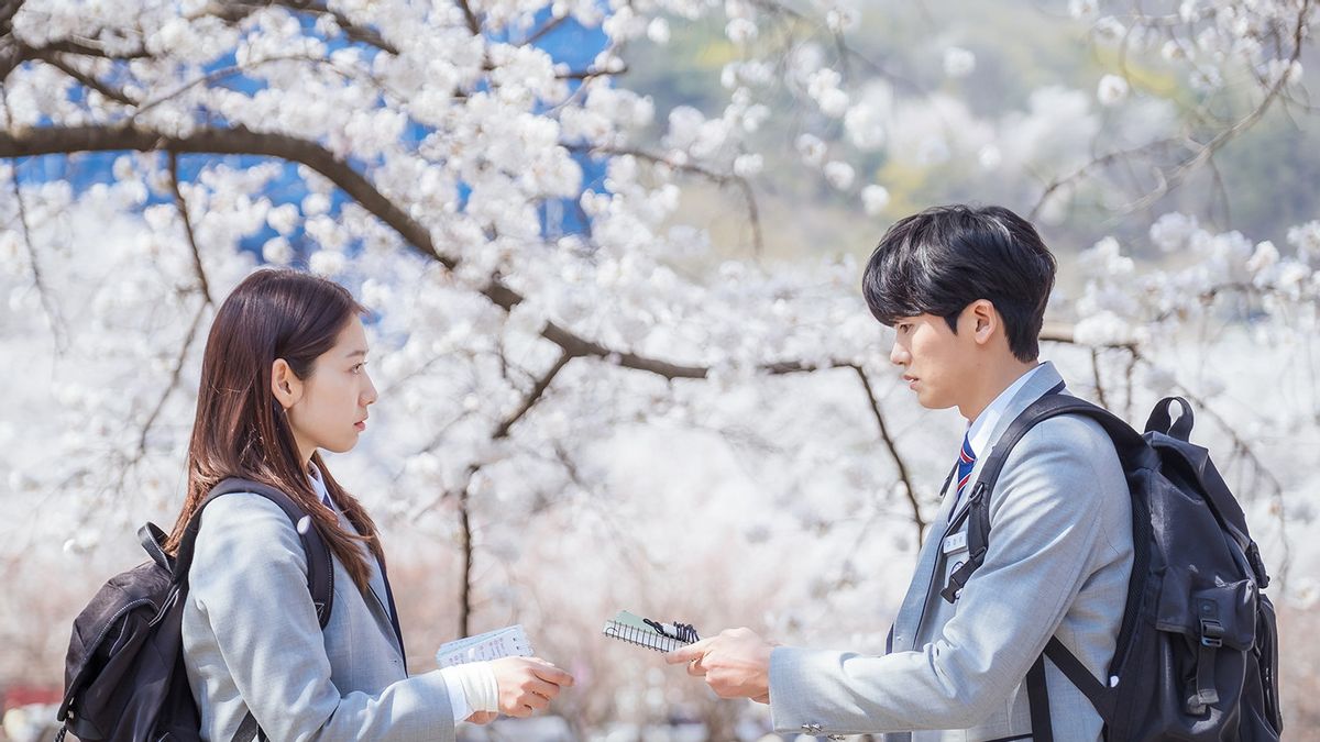 10 Years On, Park Hyung Sik And Park Shin Hye Happy Reunion In Doctor Slump Drama