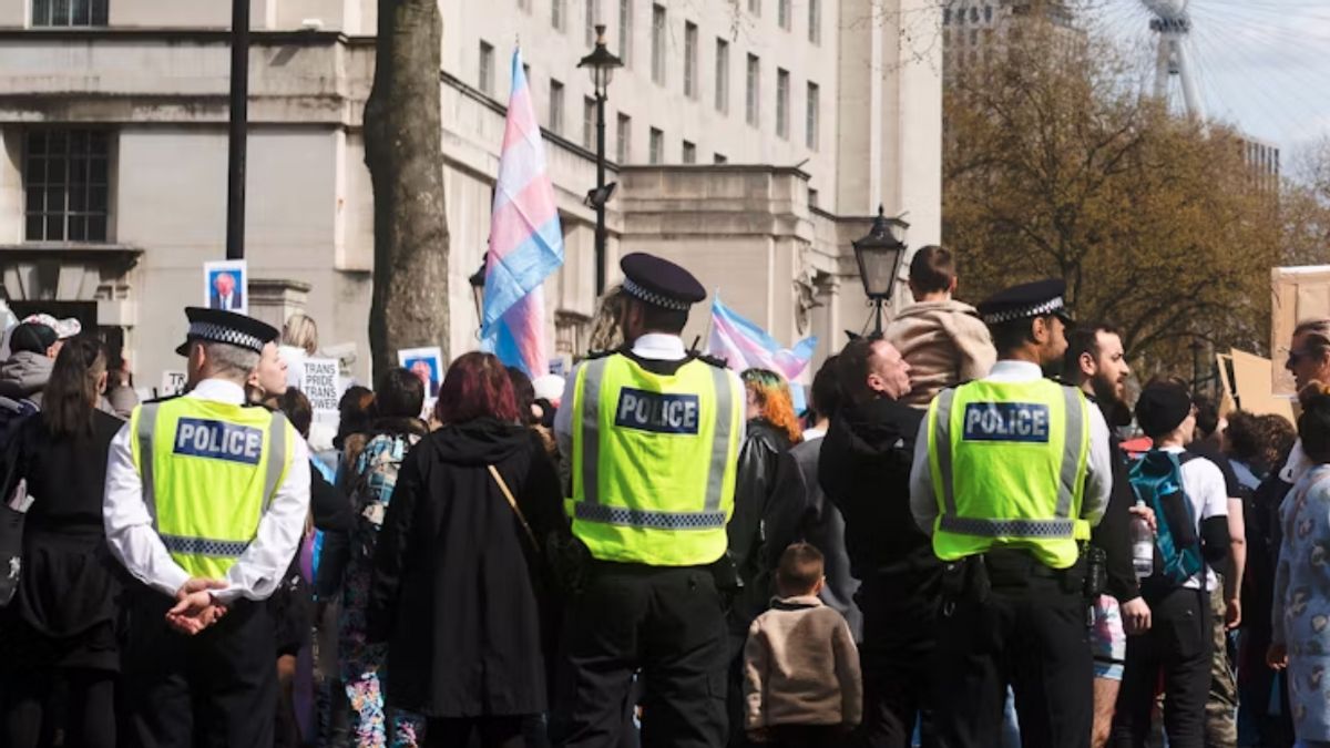 自由反移民冲突,原因是苏特波德谋杀的骗局,英国首相与警方紧急会晤