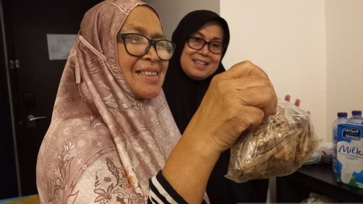 Pecel And Anchovy Seasoning, 'Medicine' For Missing Hajj Pilgrims In Saudi Arabia When Missing Their Hometown