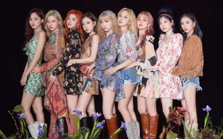 TWICE Rajai Tangga Musik Lewat MORE & MORE