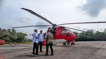 Riau Receives 2 Water Bombing Helicopters From BNPB