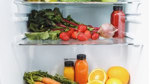 Agar Asupan Nutrisi Terjaga, Ini Ragam Makanan dan Minuman yang Harus Ada di Kulkas