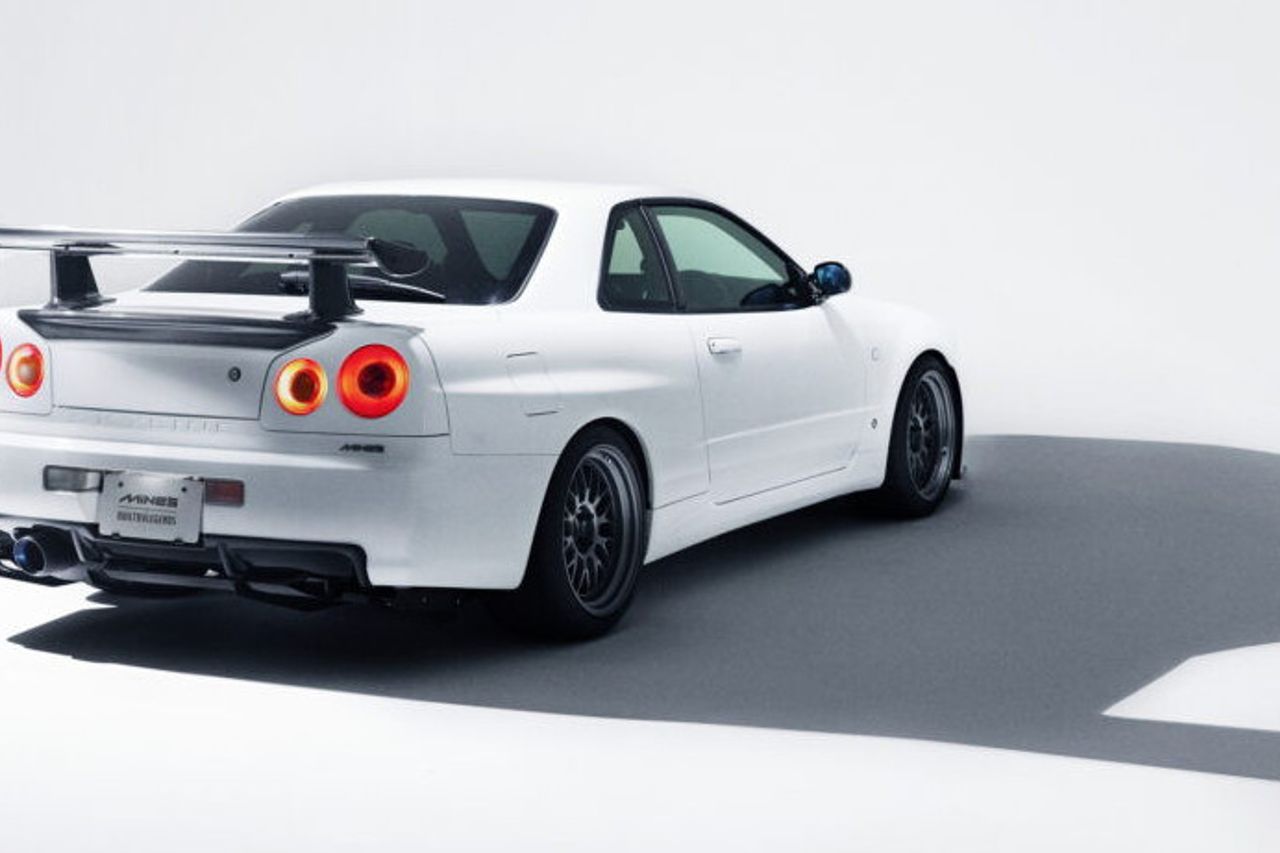 Restauration moderne du Nissan Skyline GT-R R34 par Build by Legend