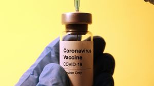 Indef: Perusahaan Tidak Boleh Suruh Pegawainya Bayar Biaya Vaksin COVID-19
