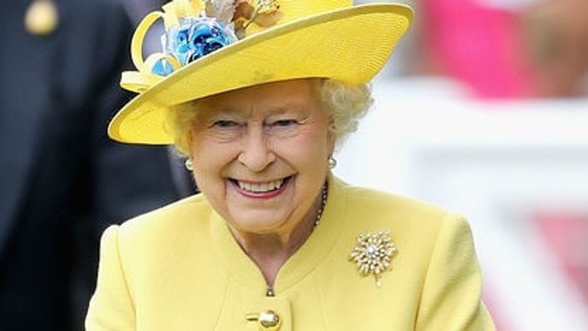 Ribetnya Cara Mandi Ratu Elizabeth II dan Pangeran Charles