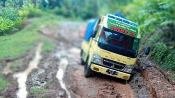 Cianjur Regency Government Prioritizes Heavy Damaged District Road Repairs