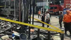 Warga Matraman Ketakutan Melihat Lapak Bensin Eceran Terbakar di Samping SPBU, Khawatir Merambat