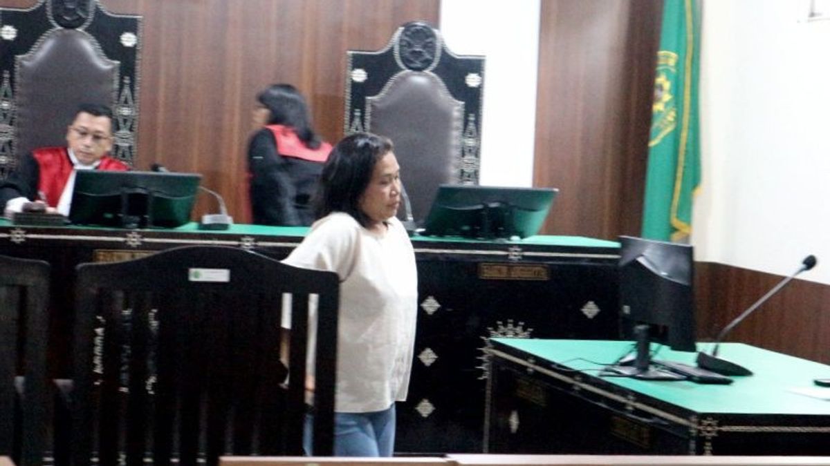 キャンペーンステッカーライスを配布したことが証明されたカレグダピルマタラムNTBは、5か月の懲役で起訴されました