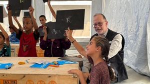 Perlengkapan Sekolah Masuk ke Jalur Gaza Setelah Blokade Israel Selama Dua Tahun