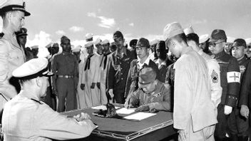 北苏拉威西岛被日本投降荷兰在今天的历史上，1945年10月10日