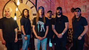 The Red Jumpsuit Apparatus Breaks Silent With New Ammunition, Slipping Through (No Kings)