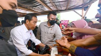 Share BLT At The NTB Sila Market, Jokowi Hopes That Assistance Will Be USED For Business Capital