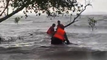 28 راكبا على متن سفينة غرقوا على طريق راها - ماليجانو على قيد الحياة