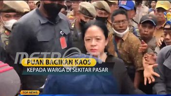 Gesturnya Disorot Saat Bagikan T-shirt, Pengamat: Bahasa Body Puan Jauh Dari Klaim Partai Wong Cilik