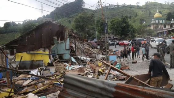 今日、ボゴール摂政政府はプンチャック地域の違法な建物を解体するために戻ってきました