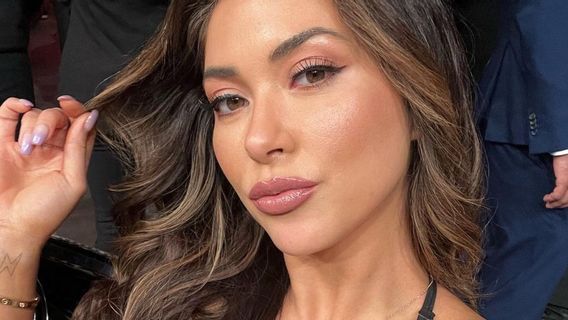 فتاة الحلبة UFC Arianny Celeste تعرض صور البيكيني تجعل متابعي Instagram متحمسين