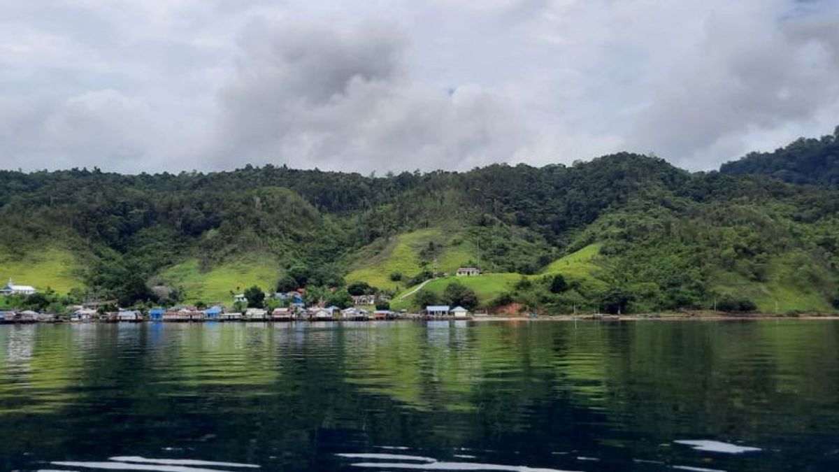 像拉贾·安帕特（Raja Ampat）一样，索龙市长要求旺达马湾居民不要出售土地用于旅游