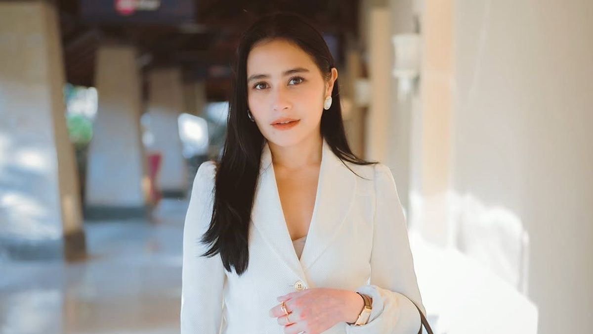 Prilly Latuconsina : La collection Blazer d'annoncées en forme