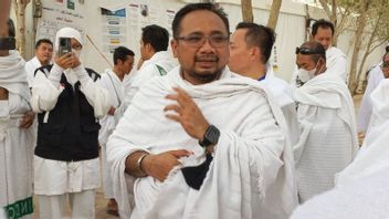 Saat Sapaan dan Perhatian Menag Yaqut 'Makannya Bagaimana' Begitu Membahagiakan Jemaah Haji di Arafah