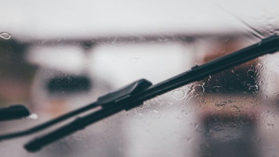 The Effect Of Wiper Water Using Soap: Impressed But Has Serious Effect While Driving