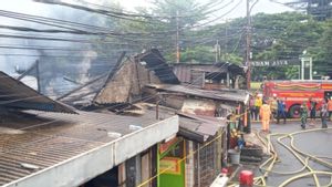 9 Kios Termasuk Warung Pecel Lele di Pasar Rebo Hangus Terbakar, Petugas: Kompor Gas Menyala Ditinggal Pemiliknya