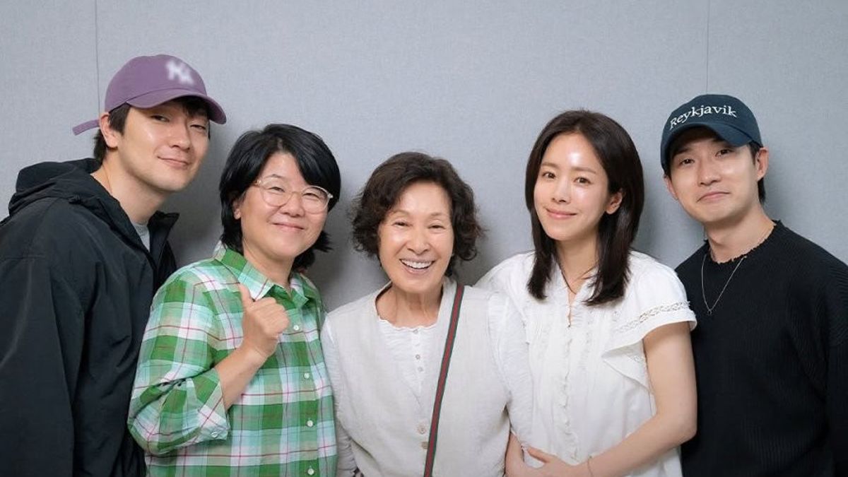 Ketika Han Ji Min dan Kim Hye Ja Berebut Son Seok Gu dalam Drama <i>Heavenly Ever After</i>