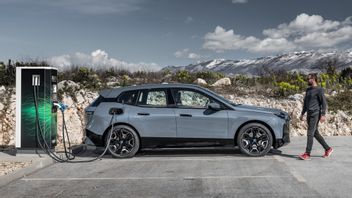 BMWは2025年後半にテスラ充電へのアクセスを延期