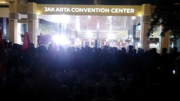 'Qui veut combattre Prabowo' crie l’outsider devant le lobbying JCC senayan attend Prabowo-Gibran fin du débat