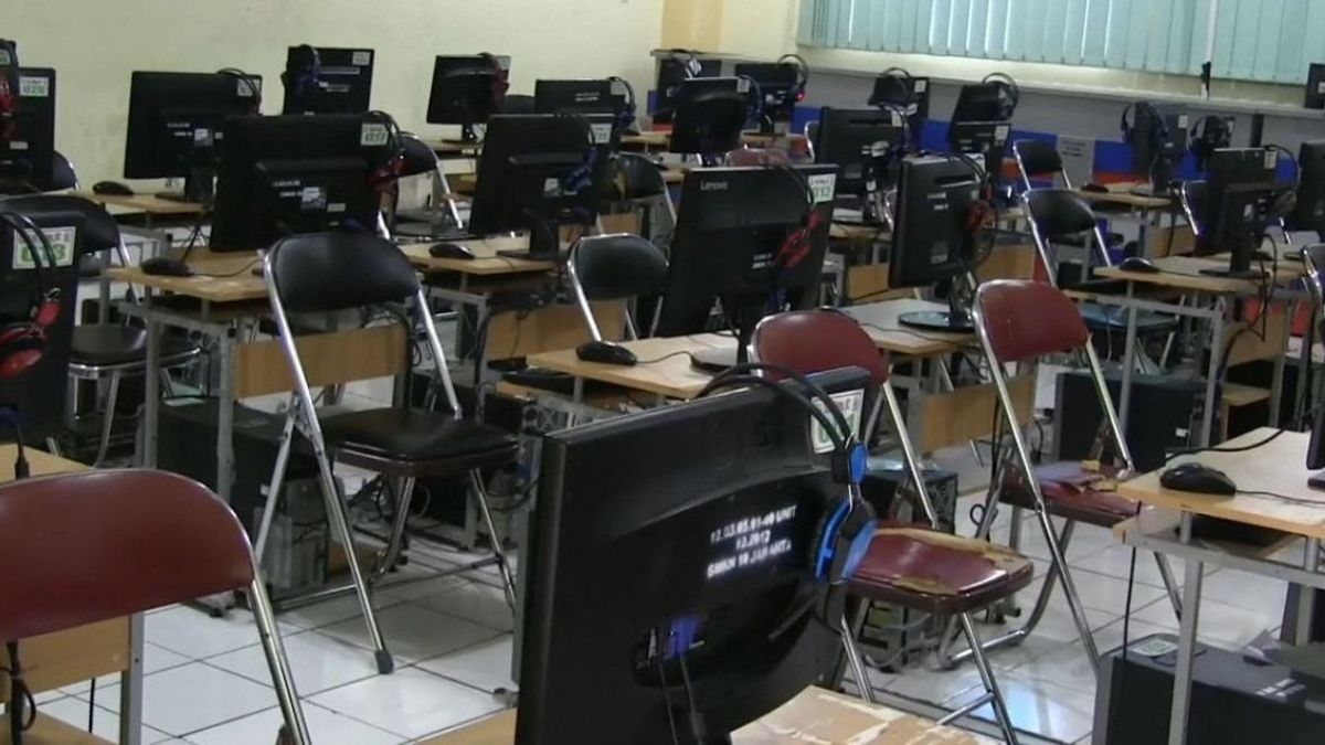 8 Teachers And Students Exposed To COVID-19, SMPN 8 Makassar Stops PTM