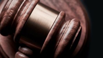 3 أمثلة على القضايا القانونية للأعمال التجارية وتسوياتها 