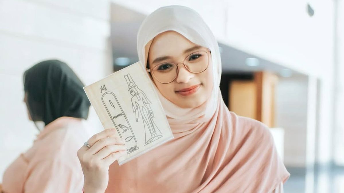 인라 뤼슬, 어린이 접근을 막은 혐의로 Komnas PA에 불만을 제기하다