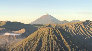 Kawasan Wisata Bromo Dibuka Bertahap, Wisatawan Sudah Boleh Masuk?