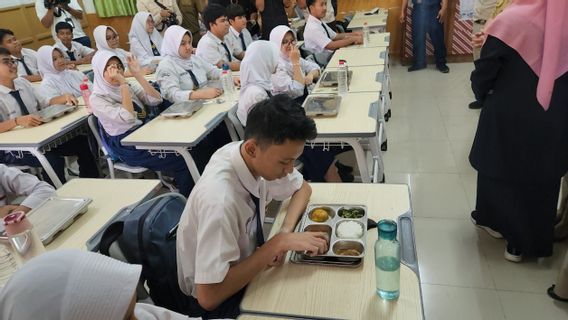 Makan Bergizi Gratis Siswa Tak Doyan Nasi Bakal Diganti Kentang