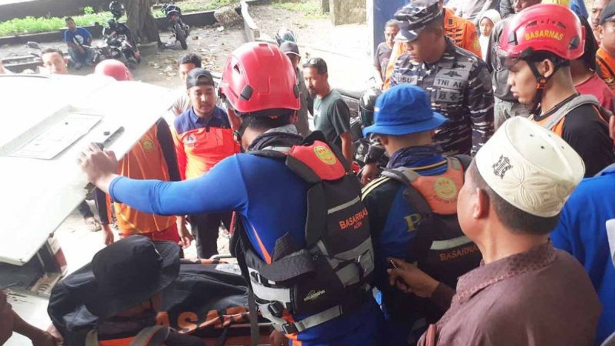 Mukhlisin, Who Slipped And Drowned In Krueng Aceh, Was Successfully Evacuated By The Basarnas Team