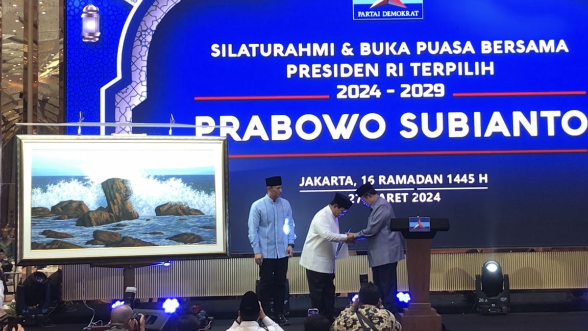 SBY Hadiahi Prabowo dessin 'Carbon brisé par les vagues', réalisé en seulement 5 heures