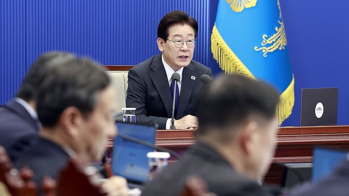 South Korean President Warns of Labor Demands, Samsung Strike Is a Concern