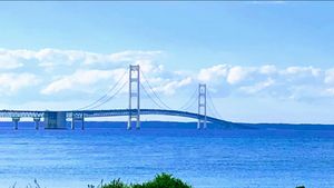 Trump Mulai Negosiasi dengan Kanada Minta “Upeti” Jembatan Michigan-Ontario